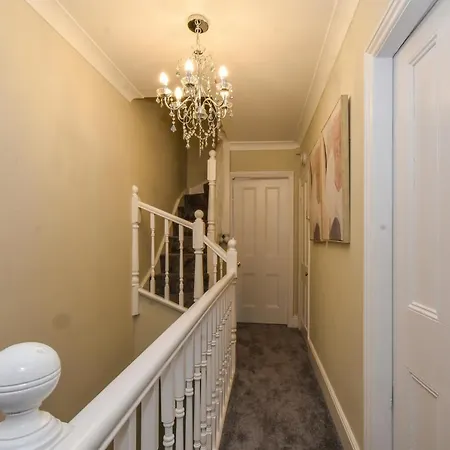 Holly House 3 Bedroom House *