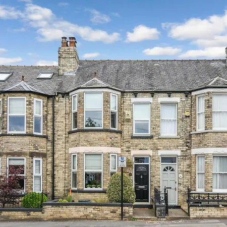 Holly House 3 Bedroom House * York
